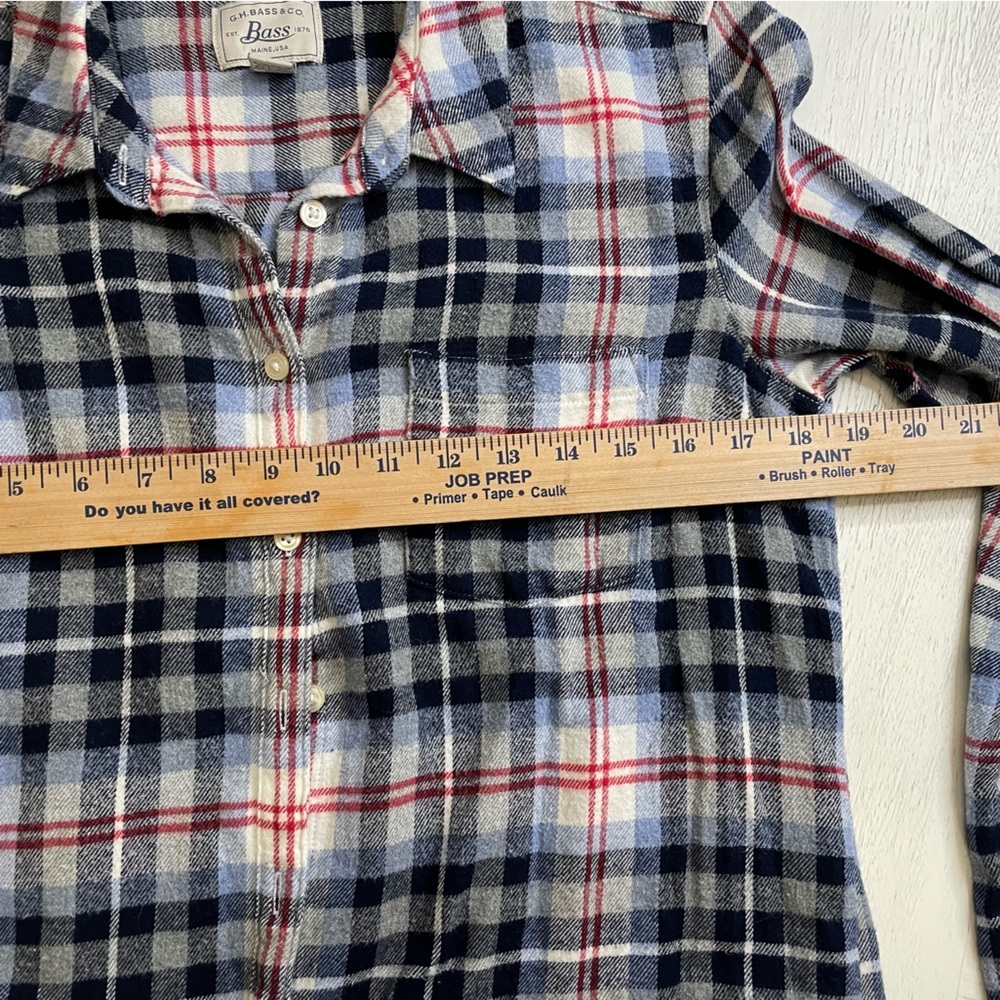 G.H Bass & Co. Men’s Flannel Shirt Size Medium Button Down Blue - Picture 3 of 4